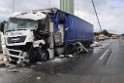 Schwerer LKW VU PKlemm A 4 Rich Olpe auf der Rodenkirchener Bruecke P082